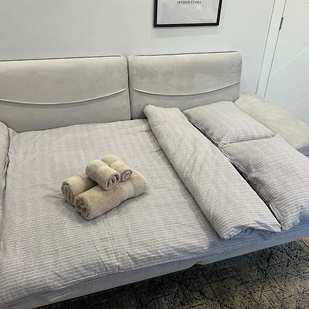 Vanquish Central Apartment Варна Экстерьер фото