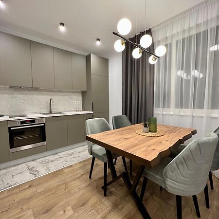 Vanquish Central Apartment Варна Экстерьер фото