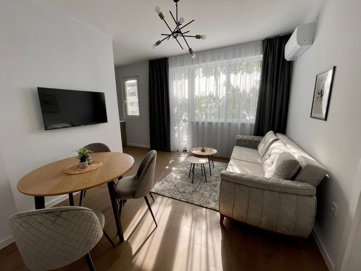 Vanquish Central Apartment Варна Экстерьер фото