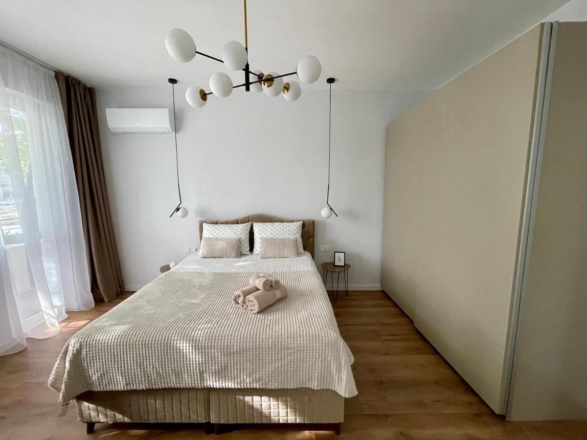 Vanquish Central Apartment Варна Экстерьер фото