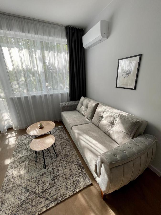 Vanquish Central Apartment Варна Экстерьер фото