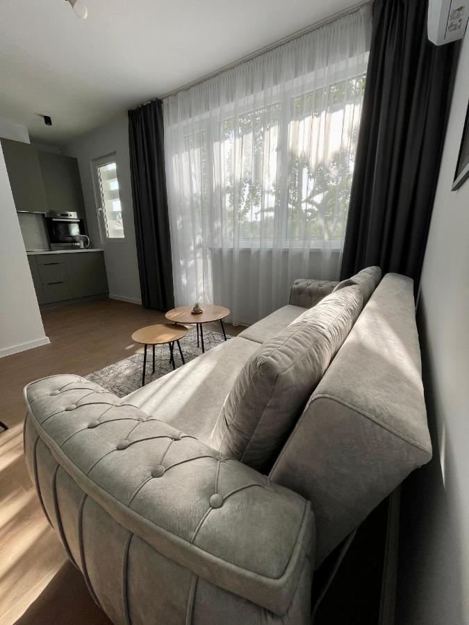 Vanquish Central Apartment Варна Экстерьер фото
