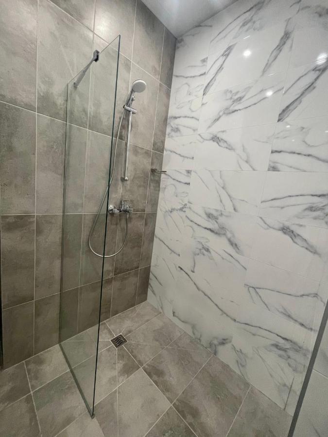 Vanquish Central Apartment Варна Экстерьер фото