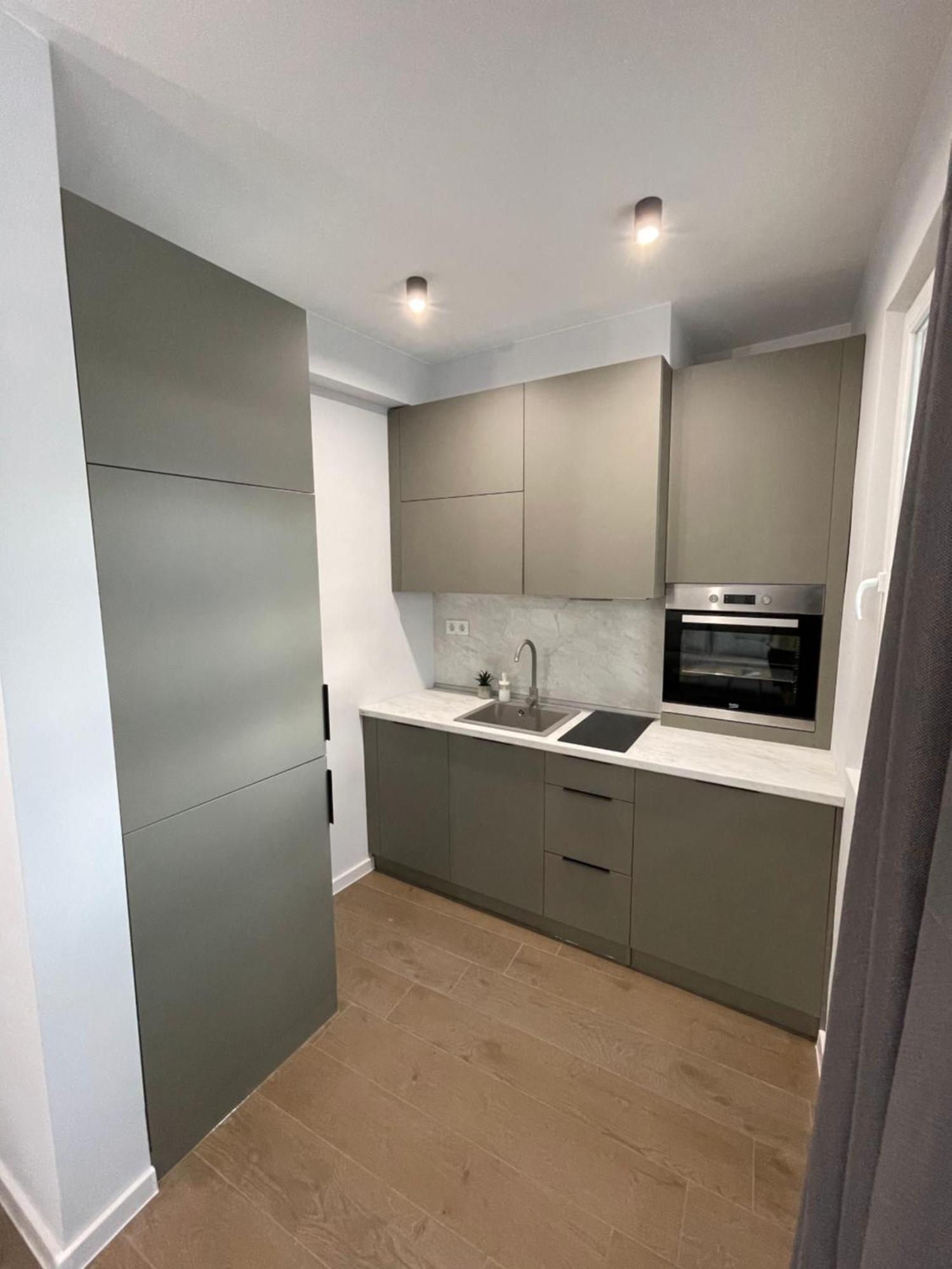 Vanquish Central Apartment Варна Экстерьер фото