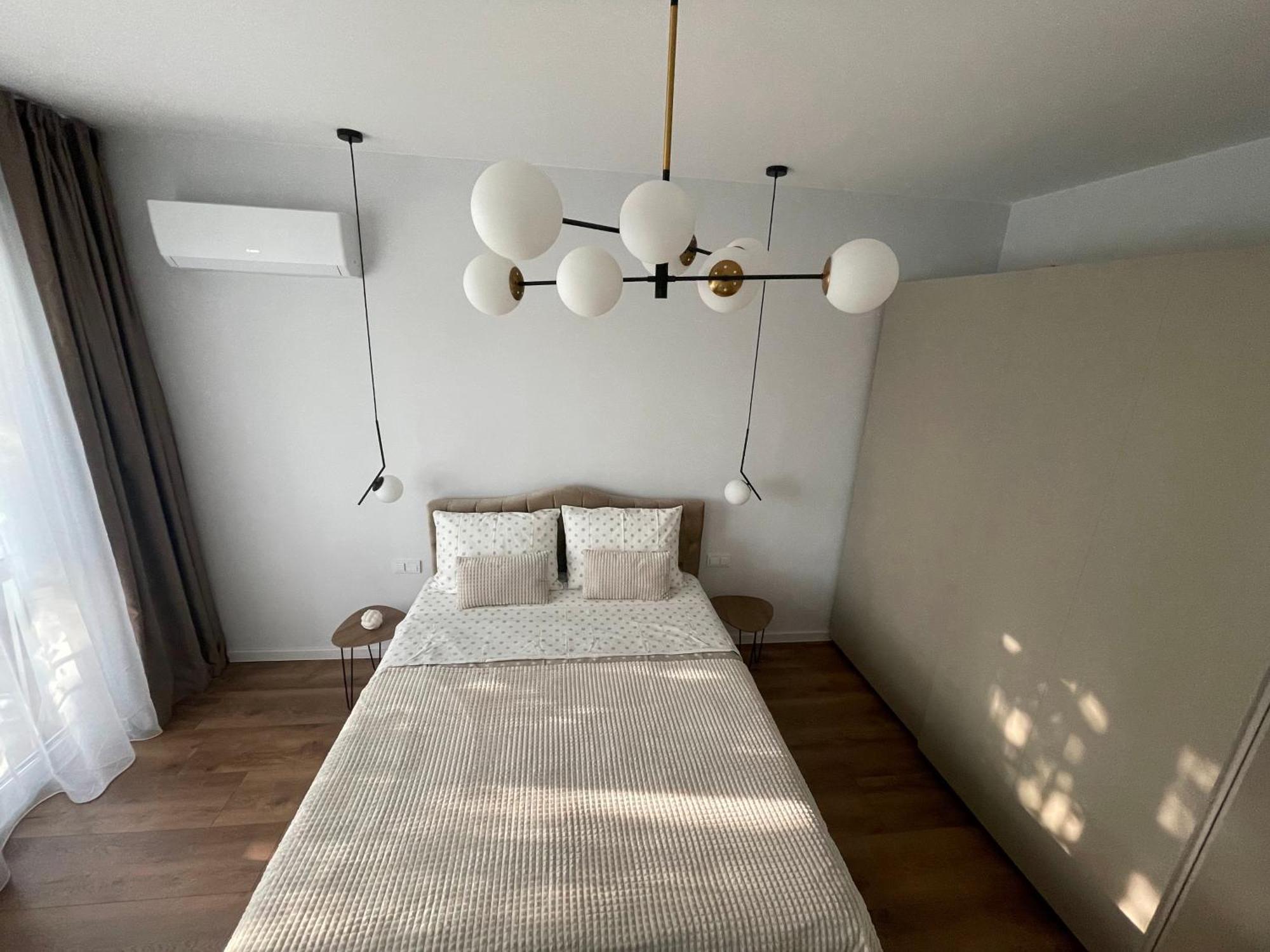 Vanquish Central Apartment Варна Экстерьер фото