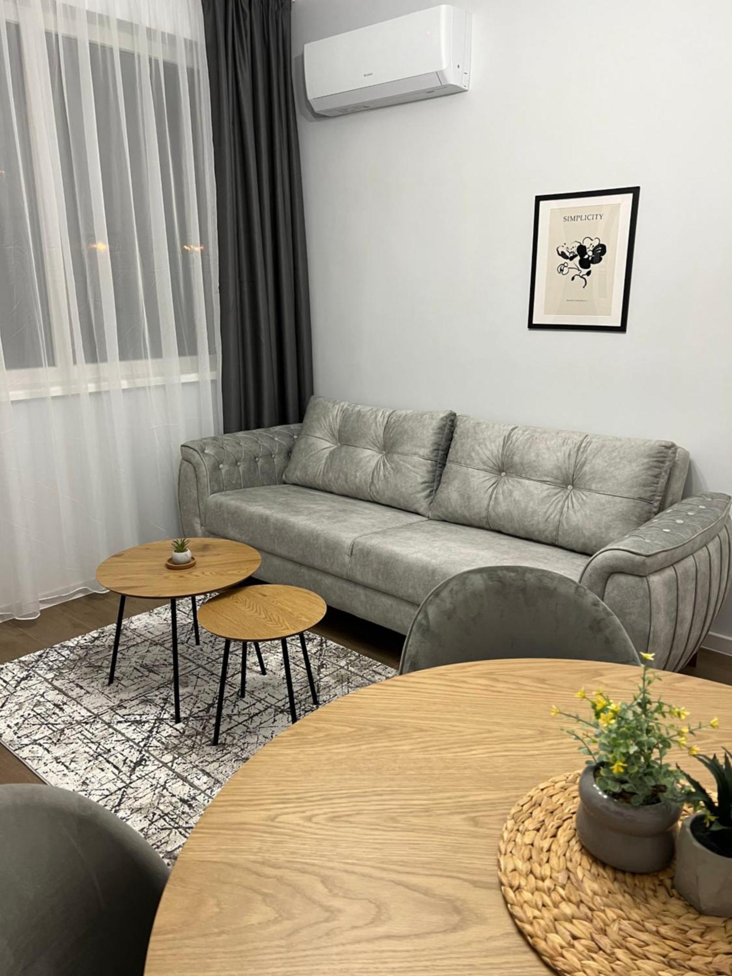 Vanquish Central Apartment Варна Экстерьер фото