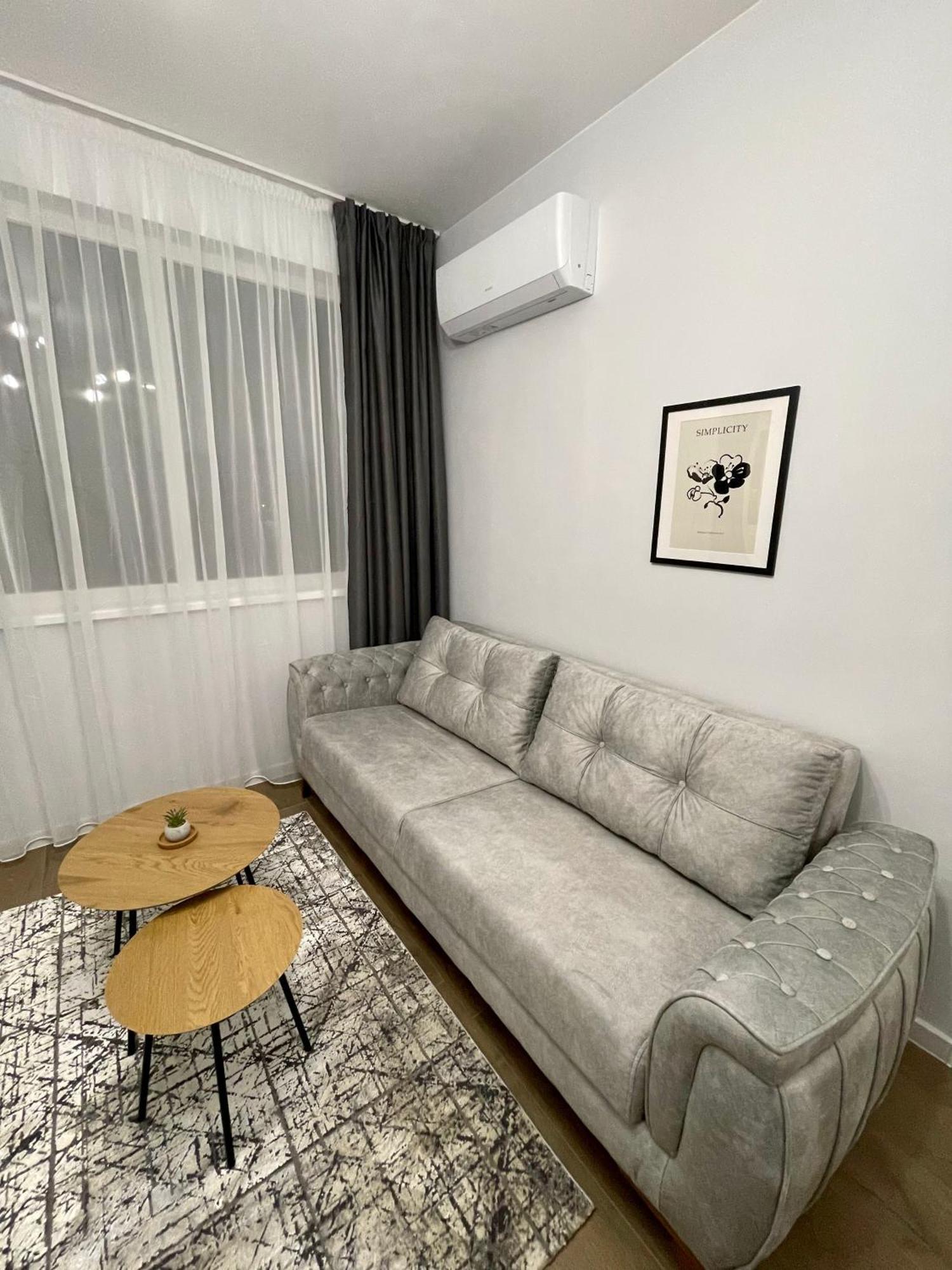 Vanquish Central Apartment Варна Экстерьер фото