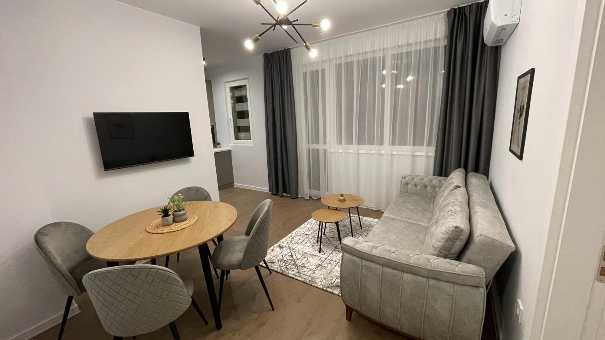 Vanquish Central Apartment Варна Экстерьер фото