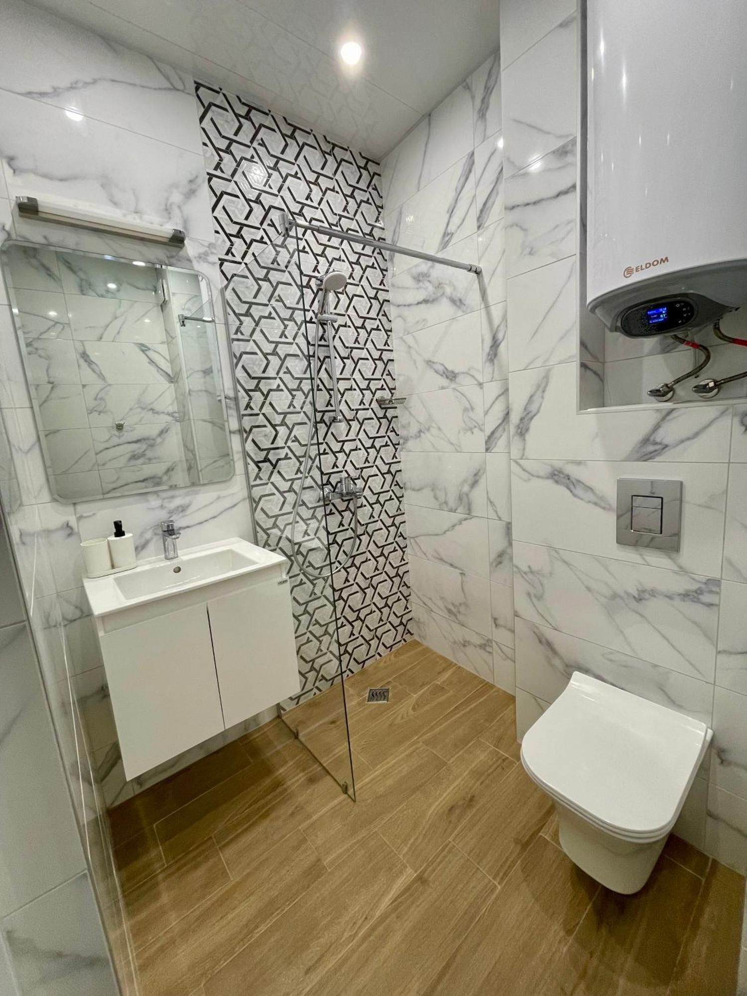 Vanquish Central Apartment Варна Экстерьер фото